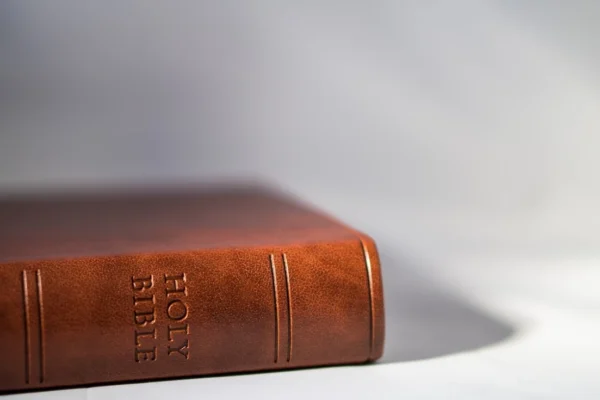 Revelação Chocante: Escravos Escreveram Partes Cruciais da Bíblia