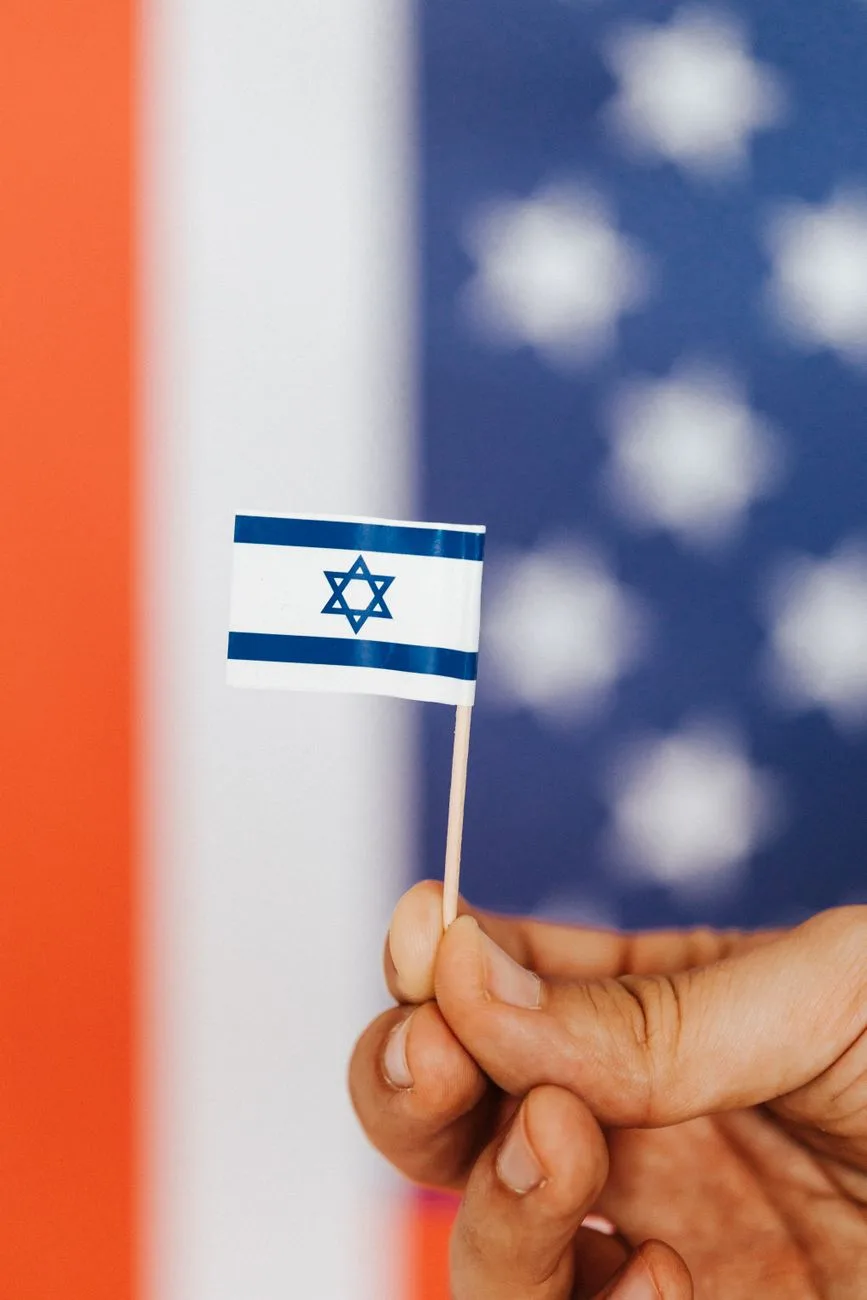 Dupla Maldade: o Tirano Que Acorrentou Israel